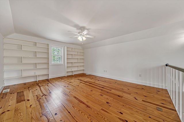 1307 Lakefield DR, Huddleston, VA 24104