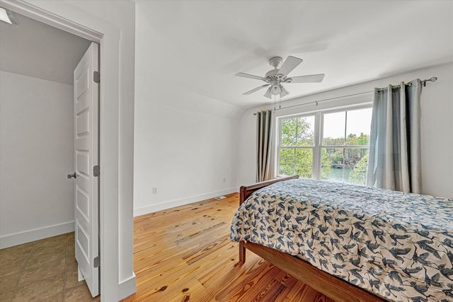 1307 Lakefield DR, Huddleston, VA 24104