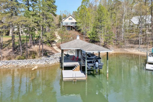 1307 Lakefield DR, Huddleston, VA 24104