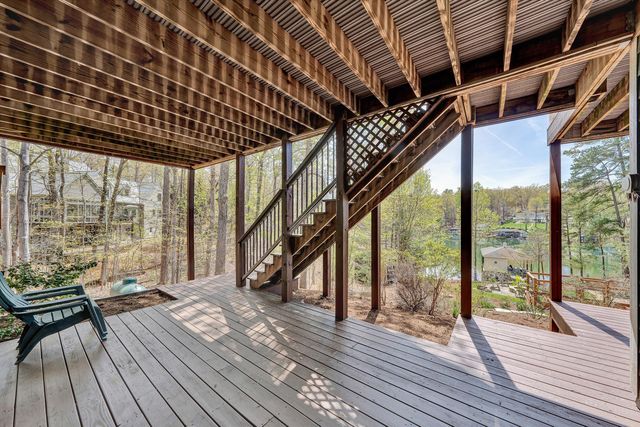 1307 Lakefield DR, Huddleston, VA 24104