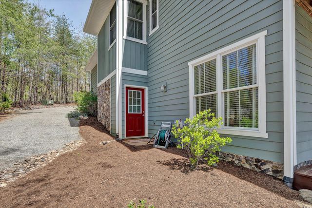 1307 Lakefield DR, Huddleston, VA 24104