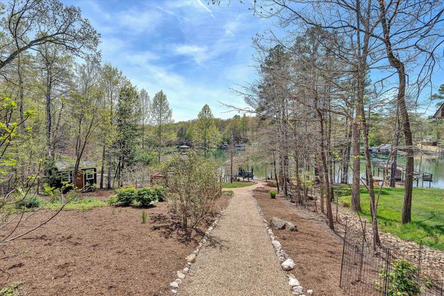 1307 Lakefield DR, Huddleston, VA 24104