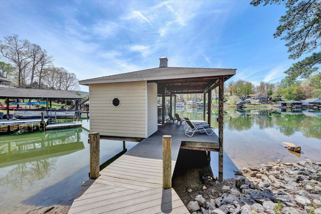 1307 Lakefield DR, Huddleston, VA 24104