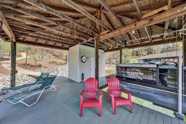 1307 Lakefield DR, Huddleston, VA 24104