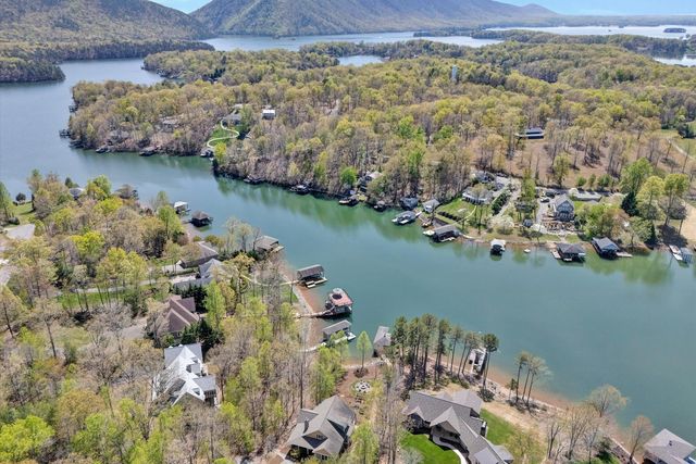1307 Lakefield DR, Huddleston, VA 24104