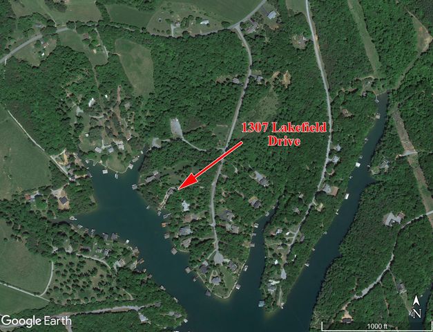 1307 Lakefield DR, Huddleston, VA 24104