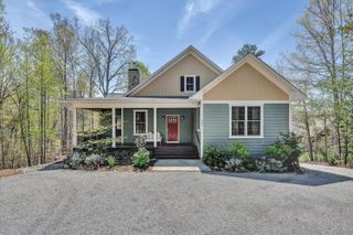 1307 Lakefield DR, Huddleston, VA 24104