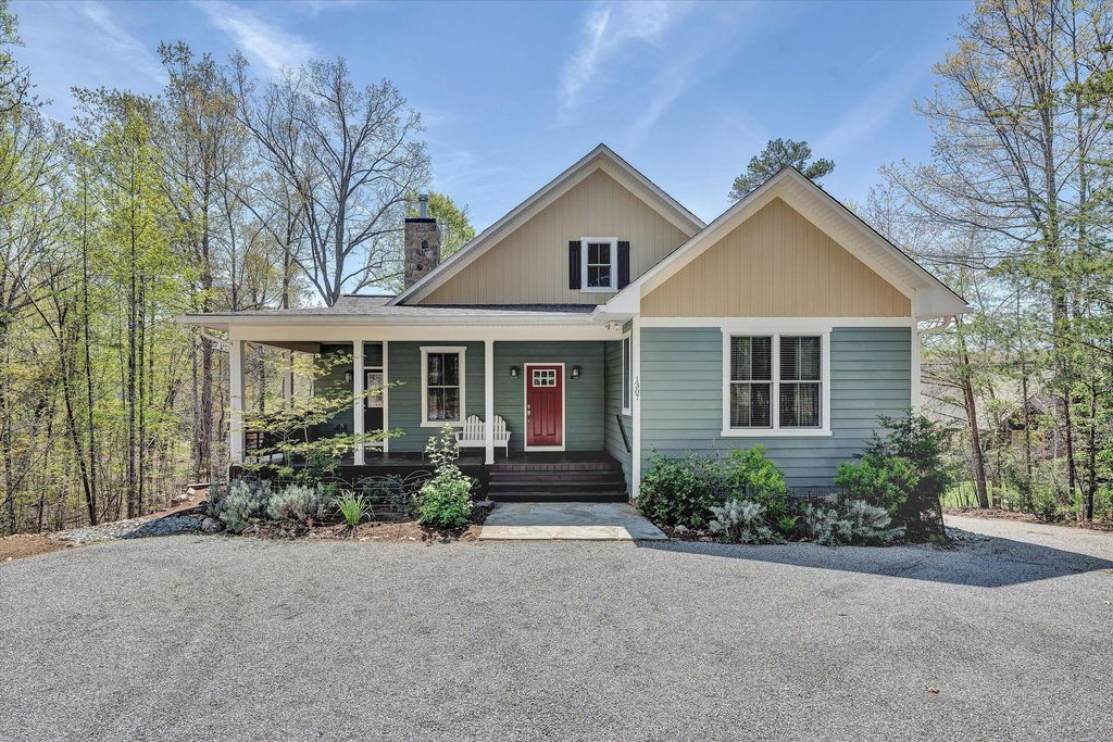 1307 Lakefield DR, Huddleston, VA 24104