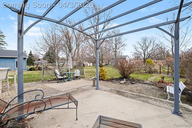 7377 Grandwood Drive, Swartz Creek, MI 48473