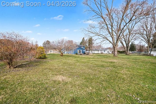 7377 Grandwood Drive, Swartz Creek, MI 48473