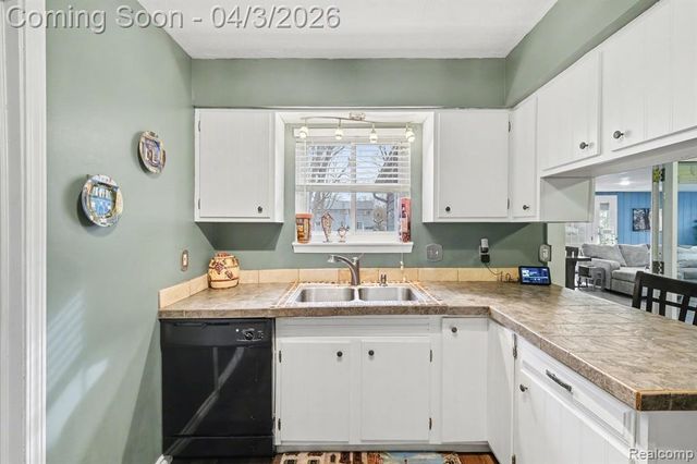 7377 Grandwood Drive, Swartz Creek, MI 48473