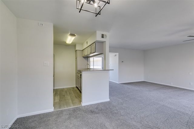 714 Oakmont Avenue 1104, Las Vegas, NV 89109