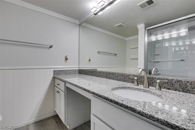 714 Oakmont Avenue 1104, Las Vegas, NV 89109