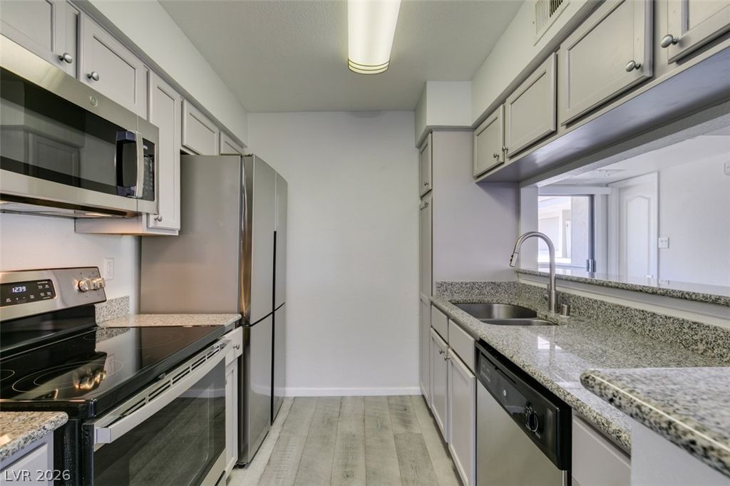 714 Oakmont Avenue 1104, Las Vegas, NV 89109