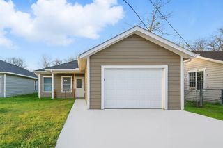 1436 E Broadway Street, Gainesville, TX 76240