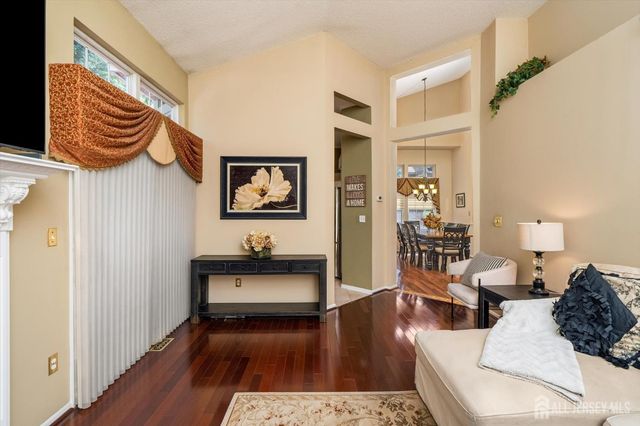 25 Cypress Point Lane, Monroe, NJ 08831