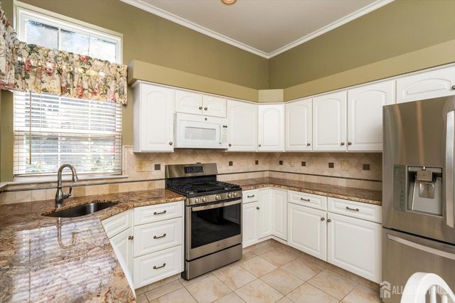 25 Cypress Point Lane, Monroe, NJ 08831