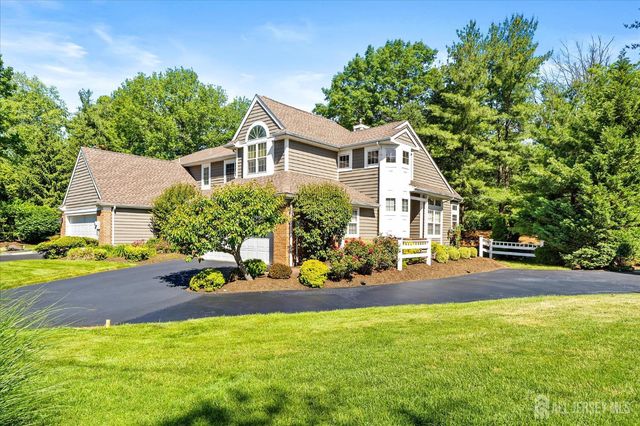 25 Cypress Point Lane, Monroe, NJ 08831