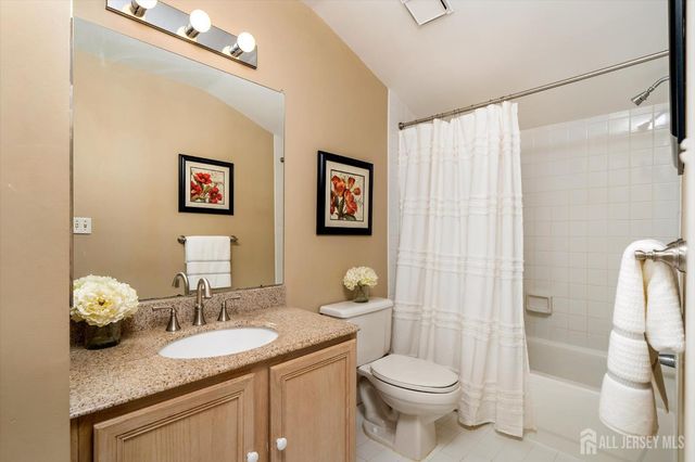 25 Cypress Point Lane, Monroe, NJ 08831