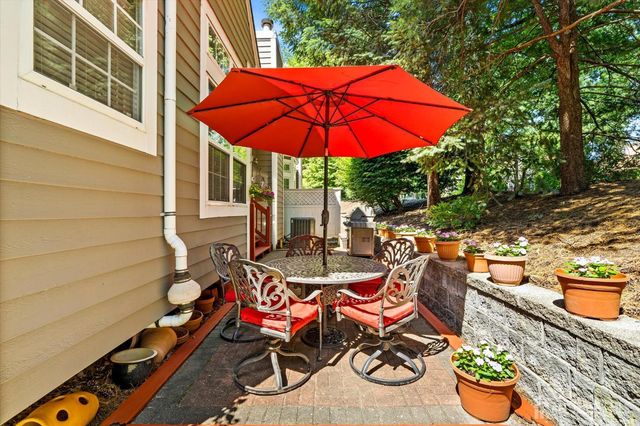 25 Cypress Point Lane, Monroe, NJ 08831