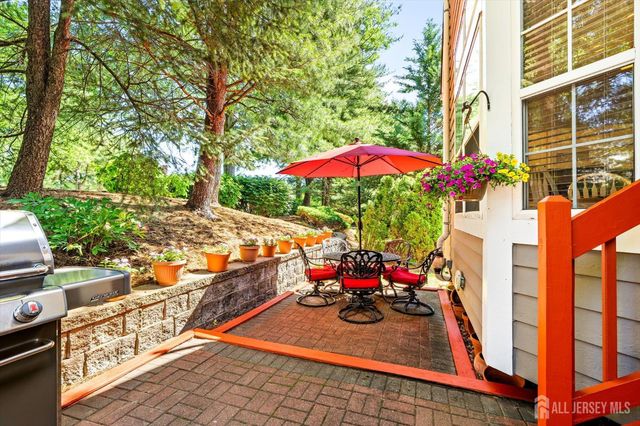 25 Cypress Point Lane, Monroe, NJ 08831