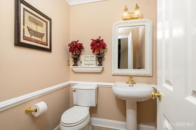 25 Cypress Point Lane, Monroe, NJ 08831