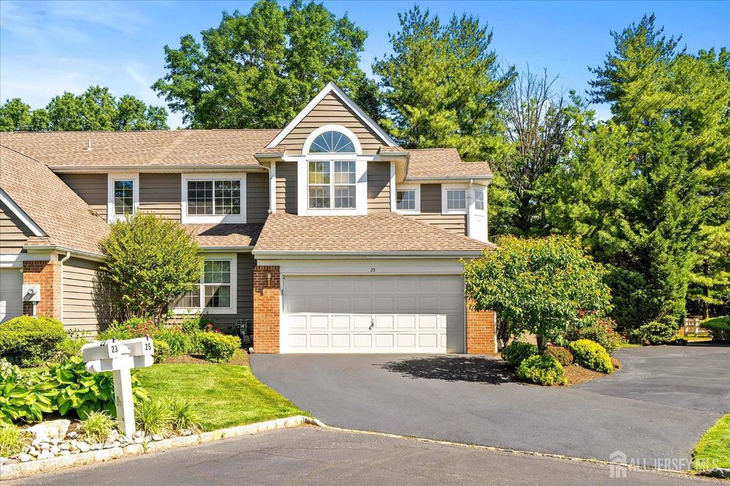 25 Cypress Point Lane, Monroe, NJ 08831