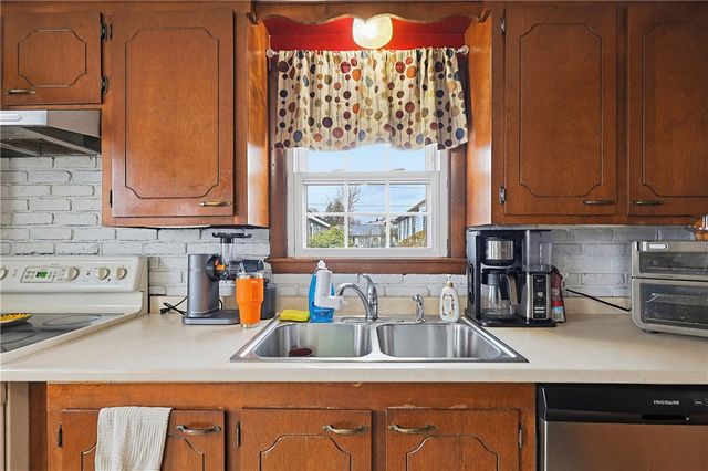 299 Woodward Avenue, East Providence, RI 02914