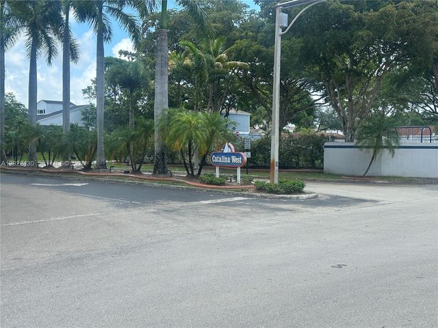 22316 SW 99th Ave, Cutler Bay, FL 33190