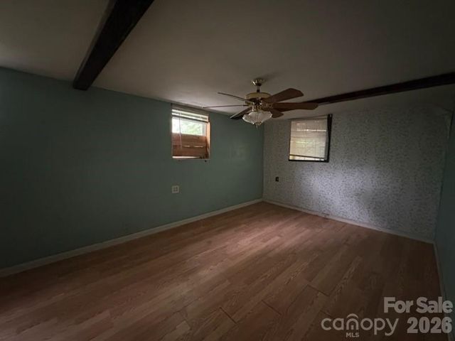 38 8th Avenue Drive SE, Hickory, NC 28602