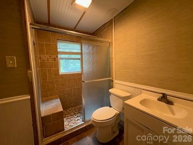 38 8th Avenue Drive SE, Hickory, NC 28602