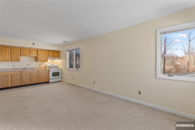 146 Main Street 3, Bloomingdale, NJ 07403