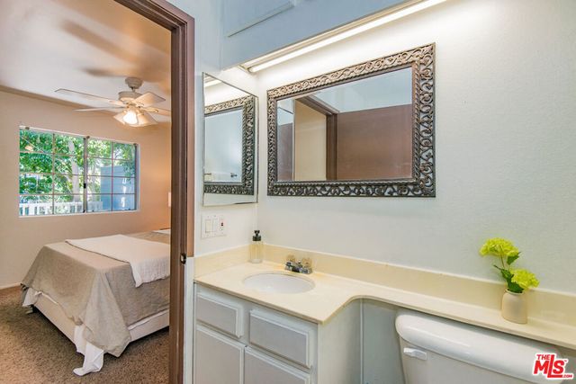7025 Glade Avenue 24, Canoga Park, CA 91303
