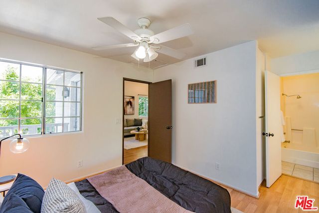 7025 Glade Avenue 24, Canoga Park, CA 91303