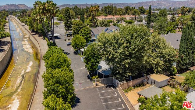 7025 Glade Avenue 24, Canoga Park, CA 91303