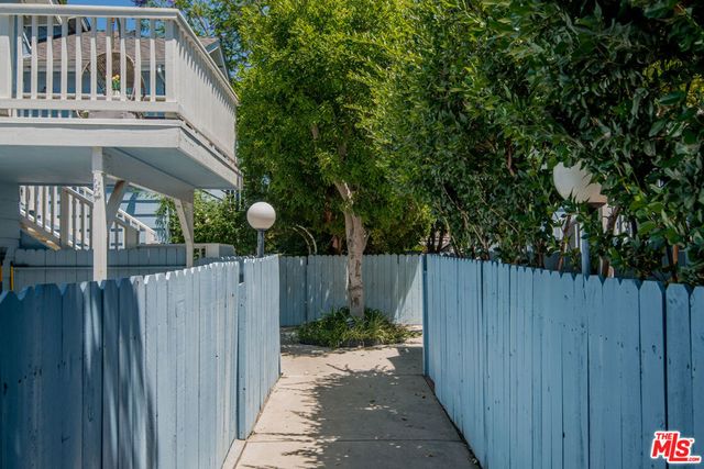 7025 Glade Avenue 24, Canoga Park, CA 91303
