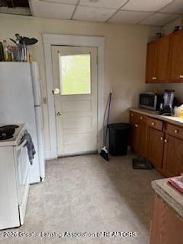 906 E Michigan Avenue, East Lansing, MI 48823