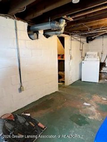 906 E Michigan Avenue, East Lansing, MI 48823