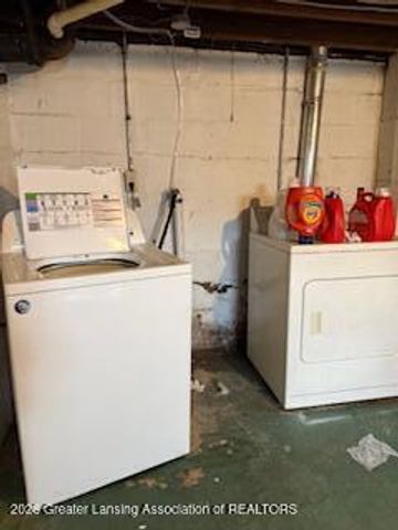 906 E Michigan Avenue, East Lansing, MI 48823