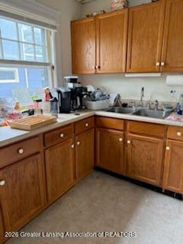 906 E Michigan Avenue, East Lansing, MI 48823