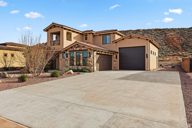 385 E ENTRADA DR, Virgin, UT 84779