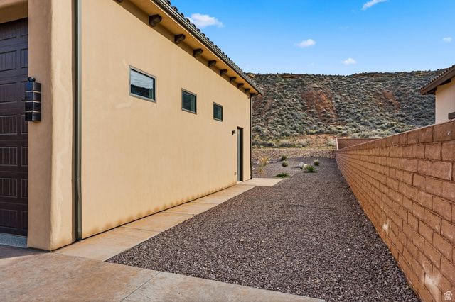 385 E ENTRADA DR, Virgin, UT 84779