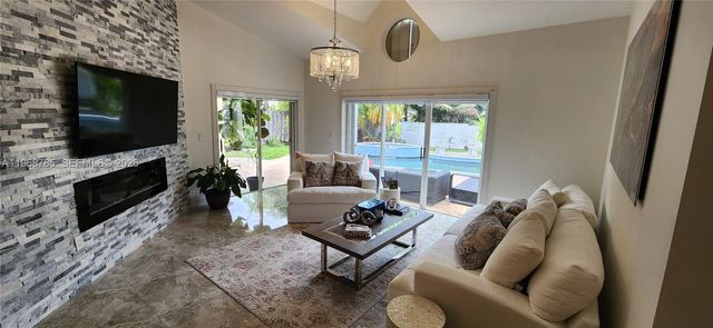 19922 NW 88th Ave, Miami, FL 33018