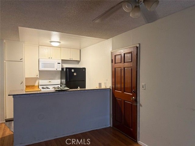 18645 Hatteras Street 187, Tarzana (los Angeles), CA 91356