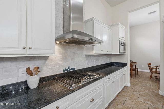 1220 W Calabria Court, Oro Valley, AZ 85755