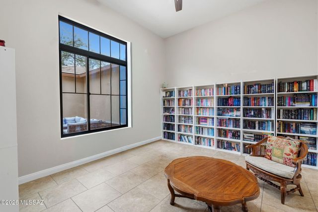 1220 W Calabria Court, Oro Valley, AZ 85755