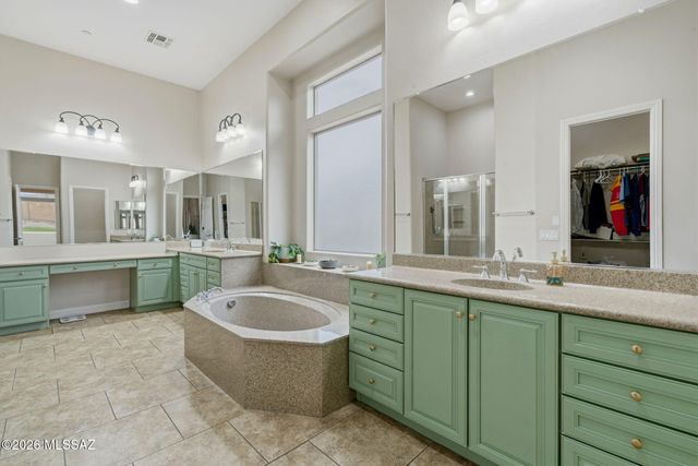 1220 W Calabria Court, Oro Valley, AZ 85755