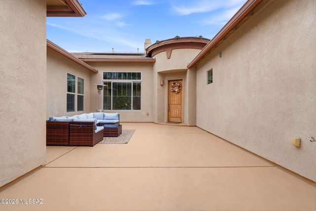 1220 W Calabria Court, Oro Valley, AZ 85755