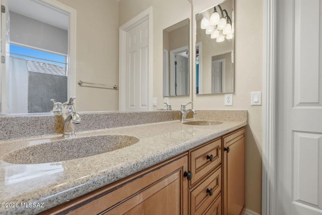 1220 W Calabria Court, Oro Valley, AZ 85755