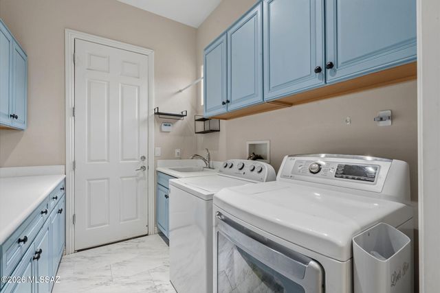 1220 W Calabria Court, Oro Valley, AZ 85755